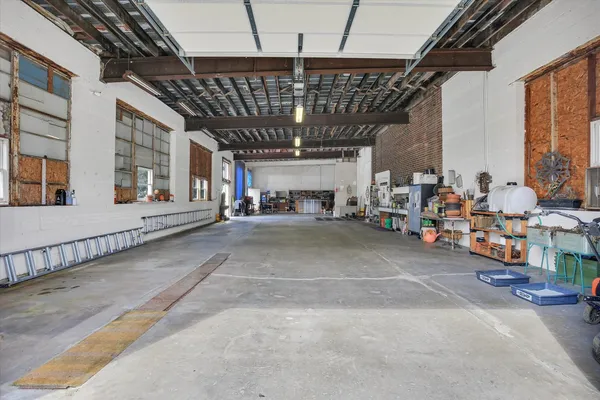 $315,000 | 325 West South 3rd Street, De Land, IL 61839