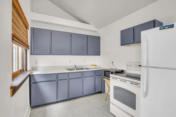 $315,000 | 325 West South 3rd Street, De Land, IL 61839