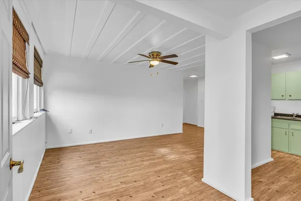 $315,000 | 325 West South 3rd Street, De Land, IL 61839