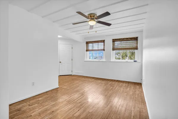 $315,000 | 325 West South 3rd Street, De Land, IL 61839