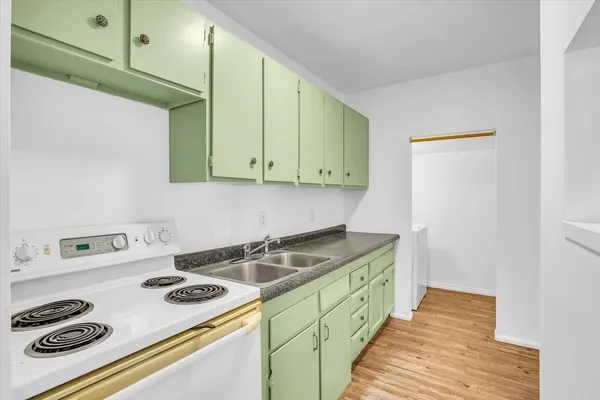 $315,000 | 325 West South 3rd Street, De Land, IL 61839