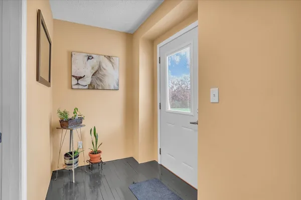 $315,000 | 325 West South 3rd Street, De Land, IL 61839