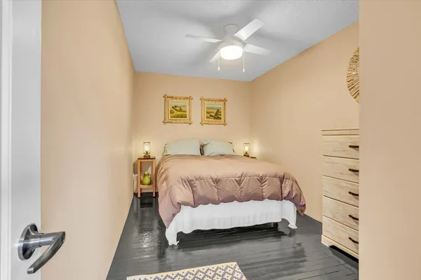 $315,000 | 325 West South 3rd Street, De Land, IL 61839