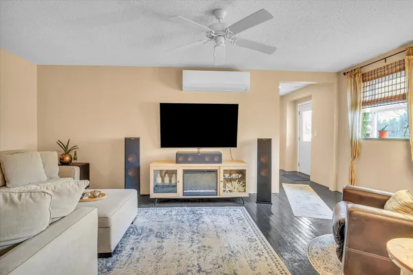 $315,000 | 325 West South 3rd Street, De Land, IL 61839