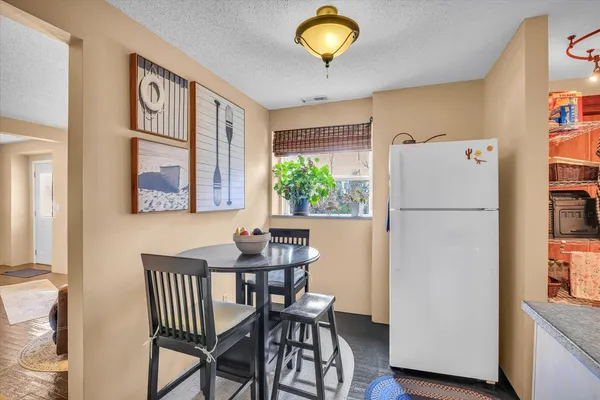 $315,000 | 325 West South 3rd Street, De Land, IL 61839