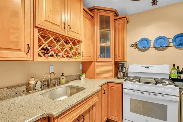 $315,000 | 325 West South 3rd Street, De Land, IL 61839