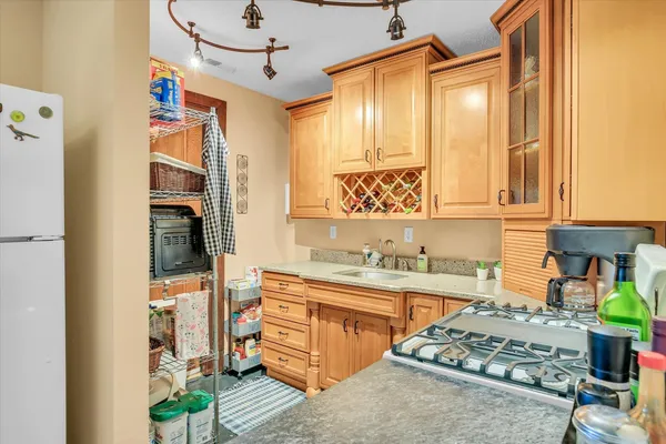 $315,000 | 325 West South 3rd Street, De Land, IL 61839