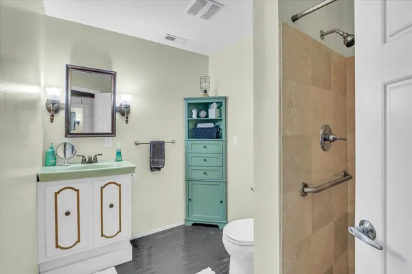 $315,000 | 325 West South 3rd Street, De Land, IL 61839