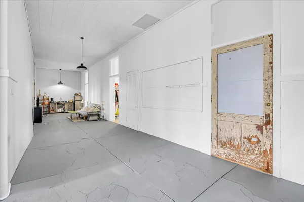 $315,000 | 325 West South 3rd Street, De Land, IL 61839