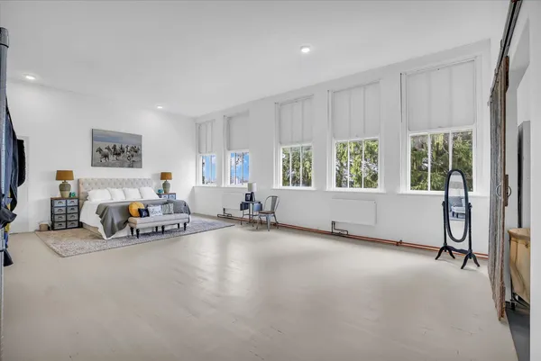 $315,000 | 325 West South 3rd Street, De Land, IL 61839