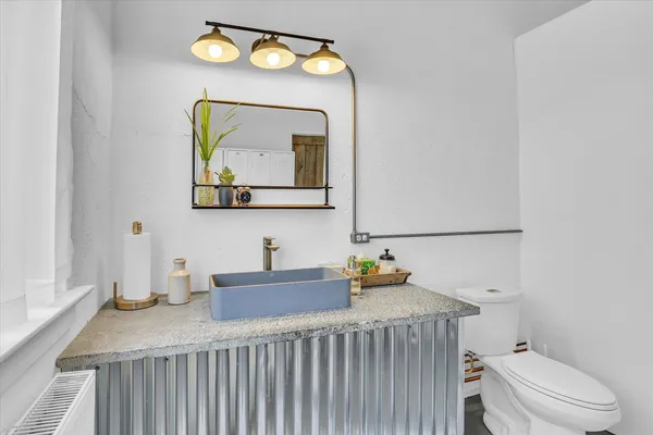 $315,000 | 325 West South 3rd Street, De Land, IL 61839