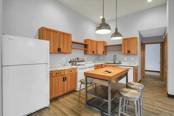 $315,000 | 325 West South 3rd Street, De Land, IL 61839