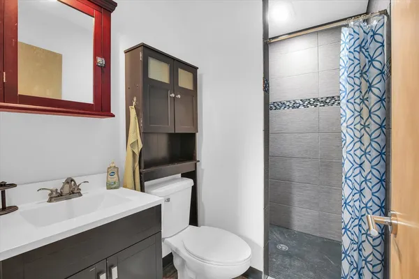 $315,000 | 325 West South 3rd Street, De Land, IL 61839