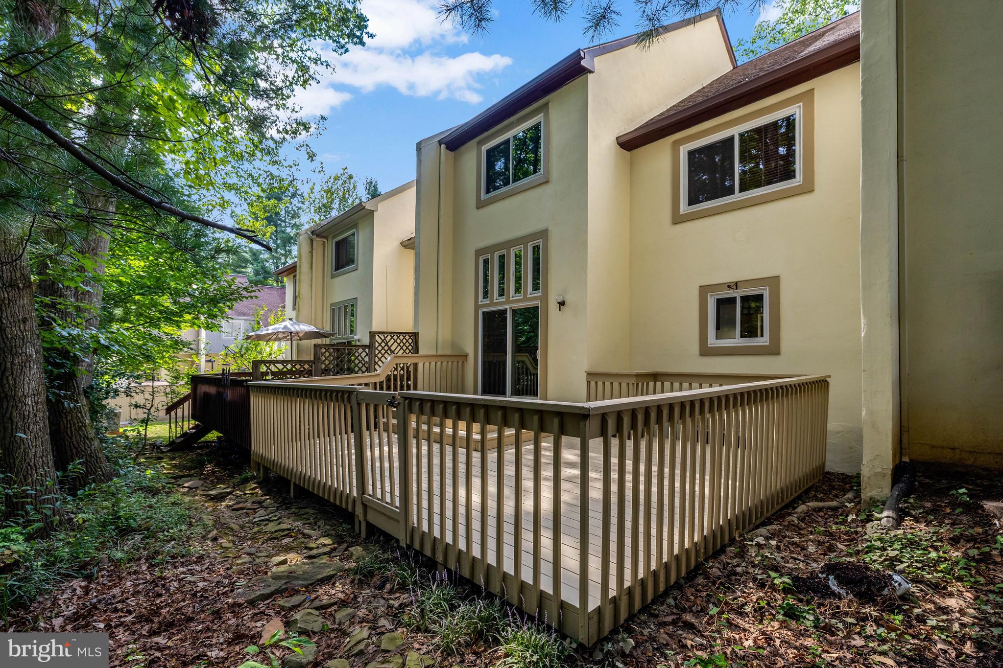 1591 Inlet Court Reston, VA 20190 - Photo 22 of 67 A view of the back of the home.