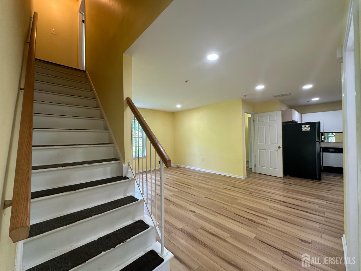 263 Prestwick Way Edison, NJ 08820 - Photo 4 of 30