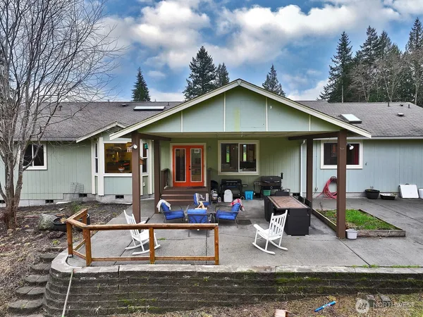 a view of backyard of house