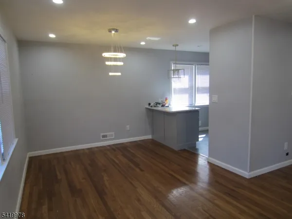 $3,100 | 2 Evelyn Court, Maplewood, NJ 07040