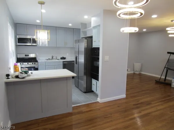 $3,100 | 2 Evelyn Court, Maplewood, NJ 07040