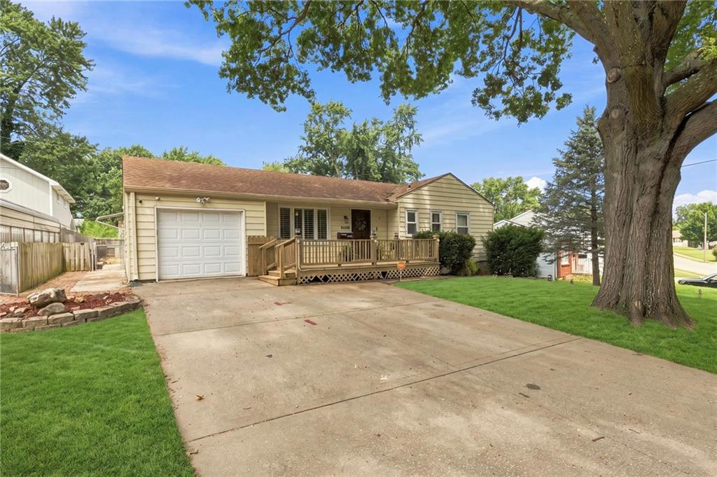 2806 North Spring Street Independence, MO 64050 - Photo 2 of 27