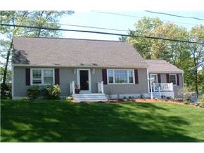 3 Bryant Road Nashua, NH 03062 - Photo 2 of 7