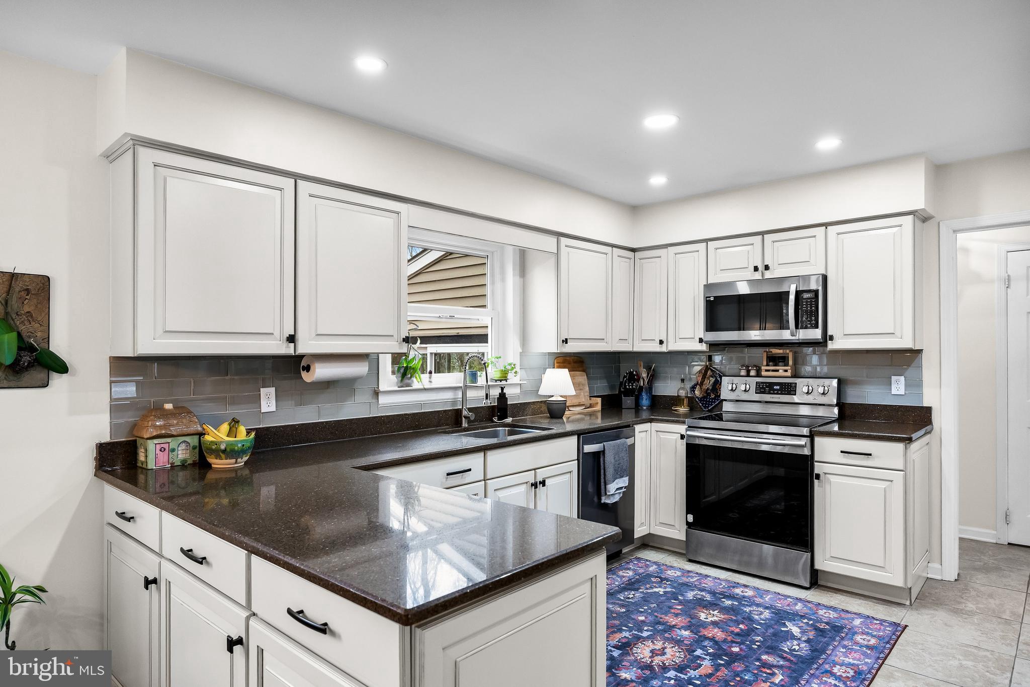 42 Mockingbird Way Medford, NJ 08055 - Photo 13 of 55