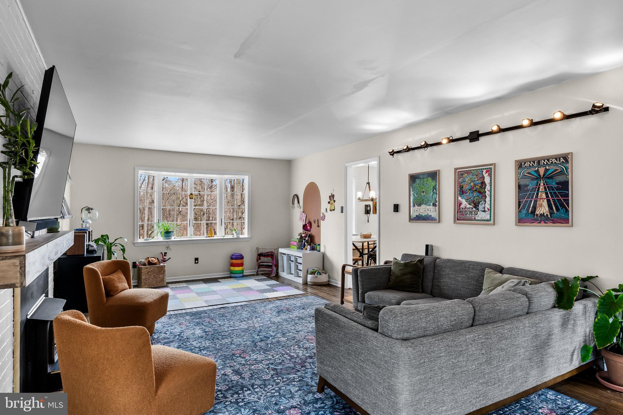 42 Mockingbird Way Medford, NJ 08055 - Photo 7 of 55 Living Room