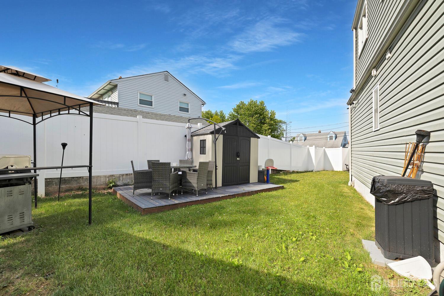 91 Crestview Road Fords, NJ 08863 - Photo 36 of 41