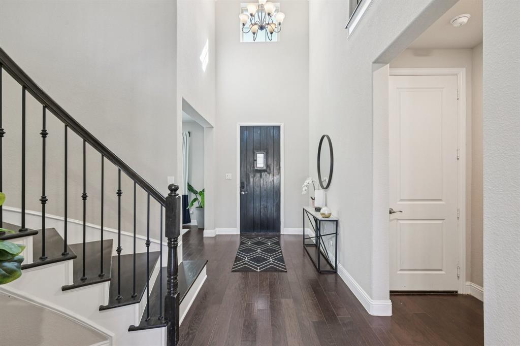 1308 Bailey Lane Allen, TX 75013 - Photo 3 of 39