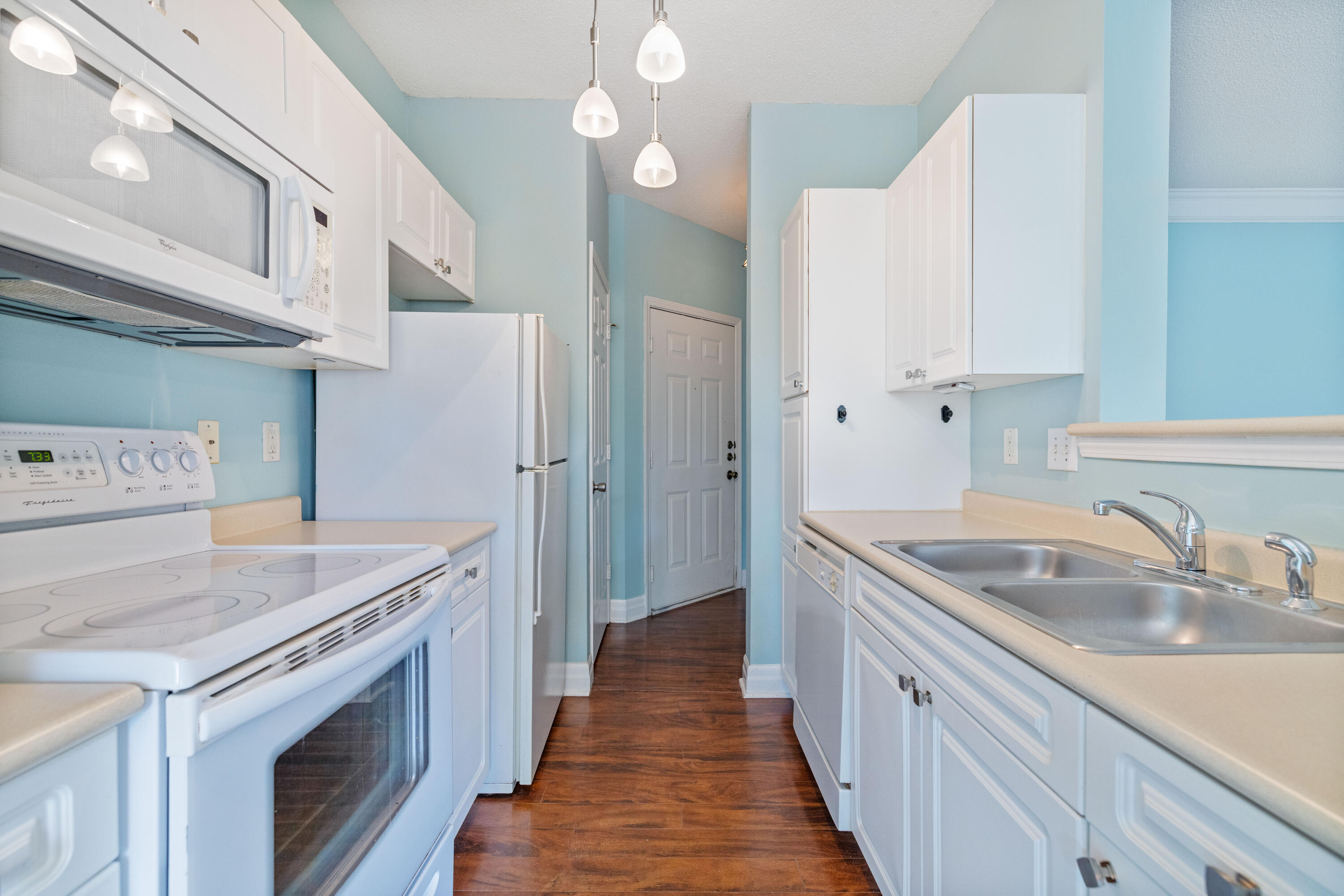 2322 Chatelain Way Mount Pleasant, SC 29464 - Photo 8 of 49