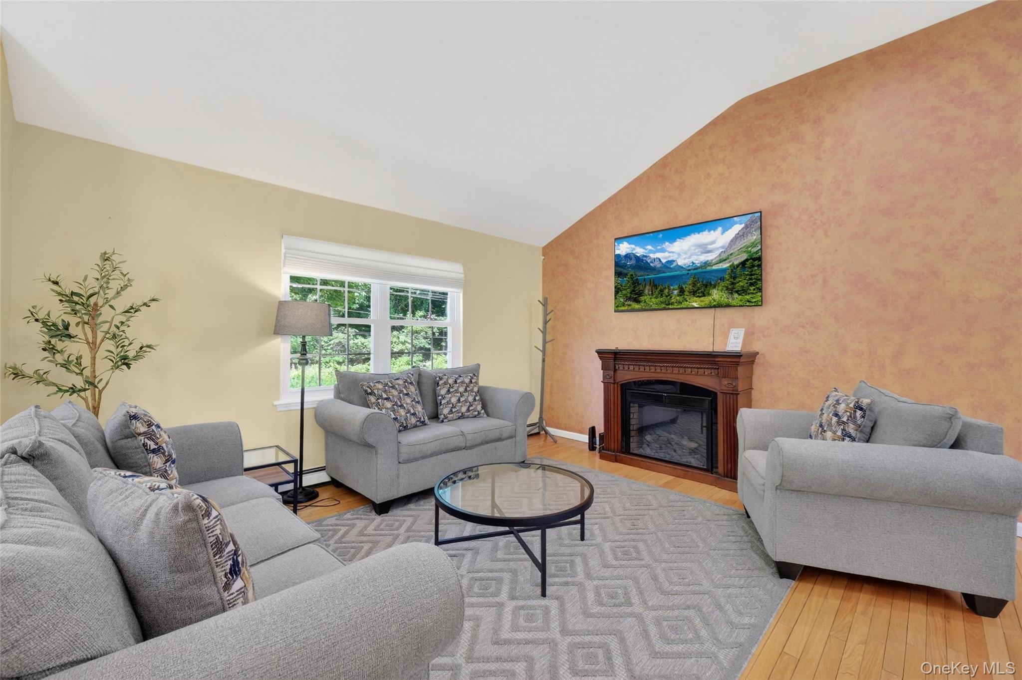 101 Brewer Road Newburgh, NY 12550 - Photo 4 of 47