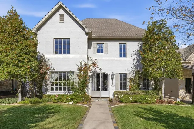 $1,159,800 | 4062 Bunting Avenue, Fort Worth, TX 76107