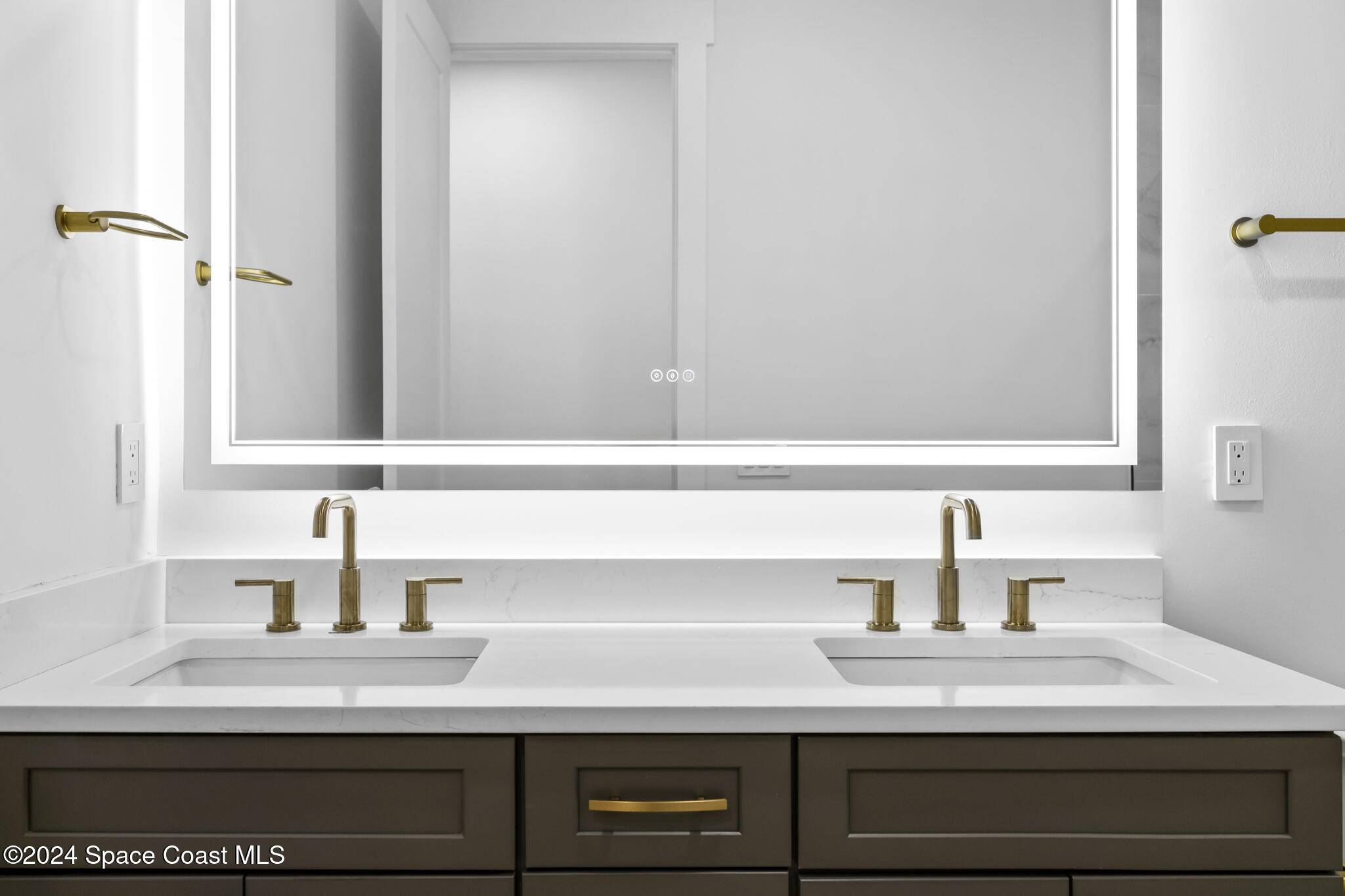 1905 Stockton Street Melbourne, FL 32901 - Photo 35 of 42 Bathroom 3