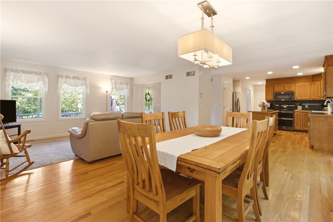 5 Wingate Road South Kingstown, RI 02879 - Photo 7 of 49