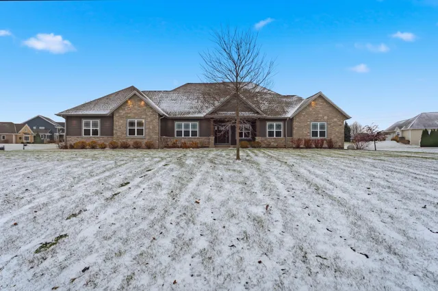 $1,099,000 | W229-n3655 Sterling Court, Pewaukee, WI 53072