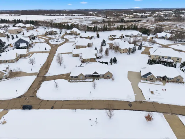 $1,099,000 | W229-n3655 Sterling Court, Pewaukee, WI 53072