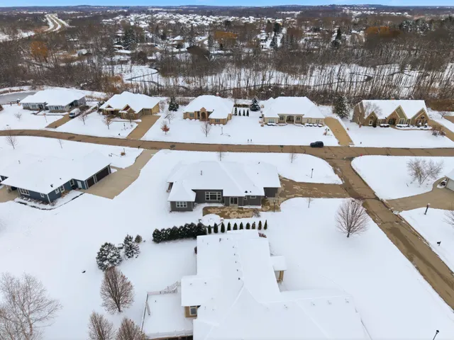 $1,099,000 | W229-n3655 Sterling Court, Pewaukee, WI 53072