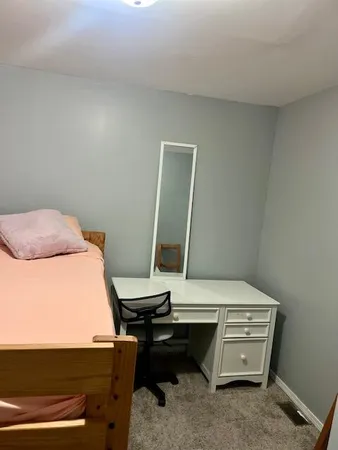 $1,250 | 81 Kibbee Street, Mount Clemens, MI 48043