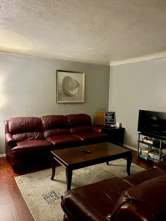 $1,250 | 81 Kibbee Street, Mount Clemens, MI 48043