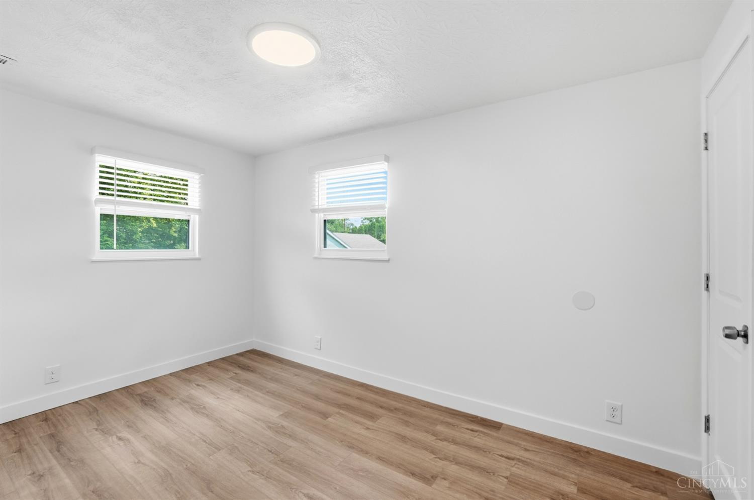 6056 Red Bank Road Cincinnati, OH 45213 - Photo 28 of 33