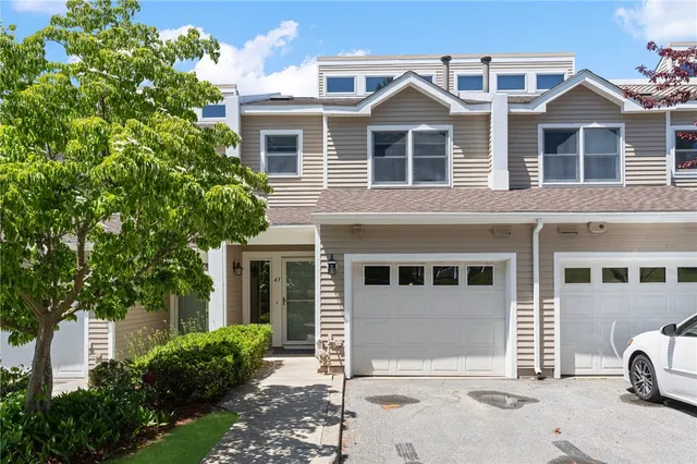 $3,600 | 43 Lawton Brook Lane, Portsmouth, RI 02871