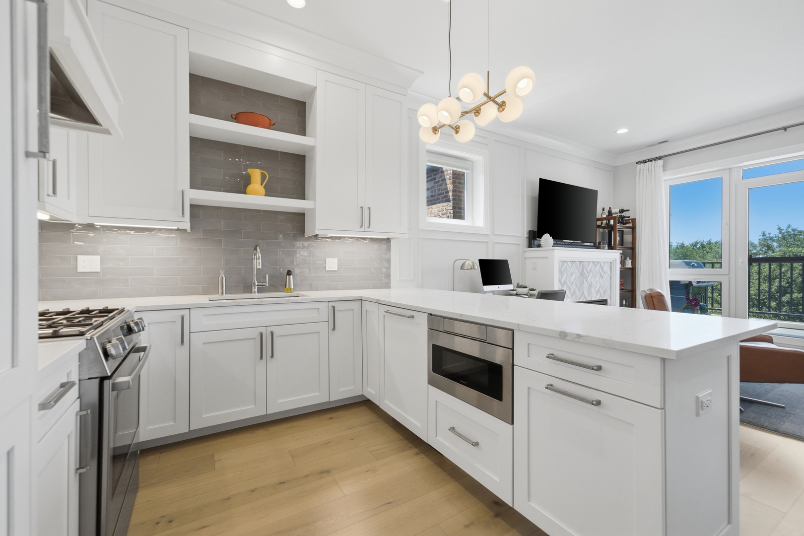 1145 West Addison Street, Unit 3 Chicago, IL 60613 - Photo 4 of 25
