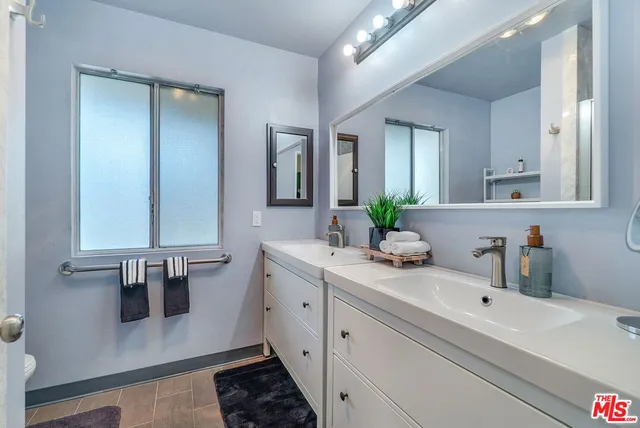 $600,000 | 8121 Canby Avenue, Unit 4, Reseda, CA 91335