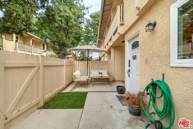 $600,000 | 8121 Canby Avenue, Unit 4, Reseda, CA 91335