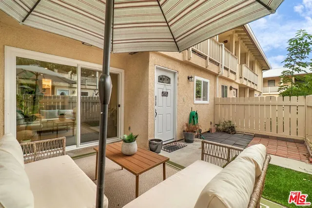 $600,000 | 8121 Canby Avenue, Unit 4, Reseda, CA 91335
