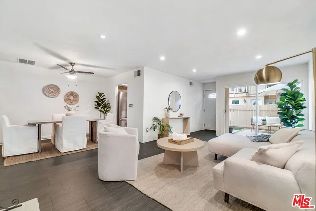 $600,000 | 8121 Canby Avenue, Unit 4, Reseda, CA 91335