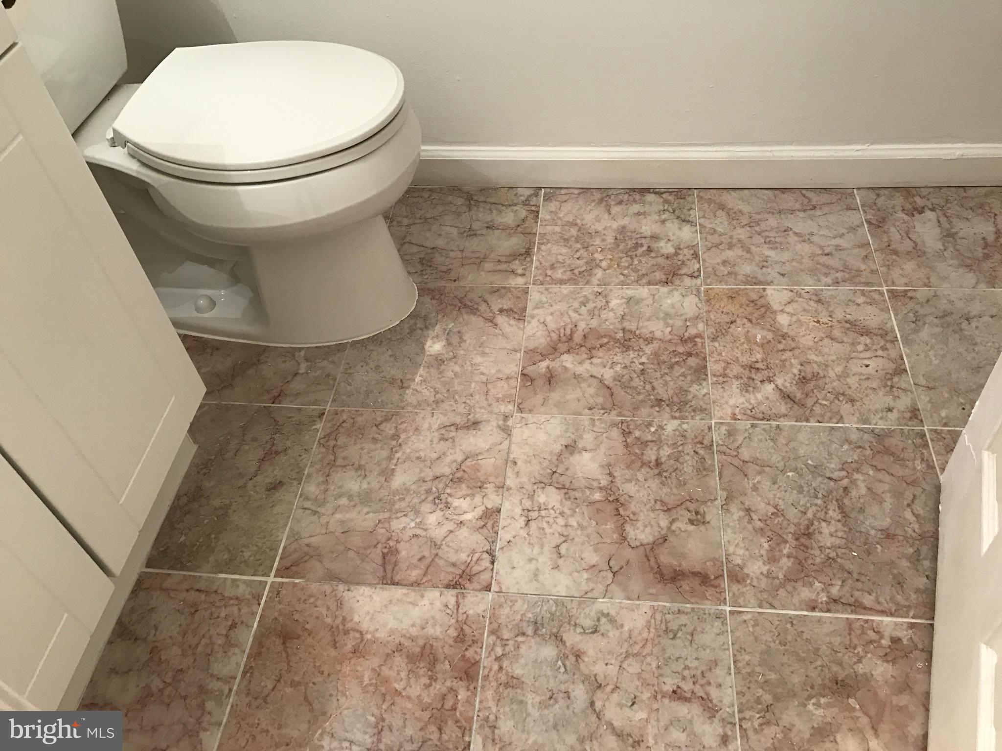 5904 Kingsford Road, Unit 421 Springfield, VA 22152 - Photo 13 of 16 Bath