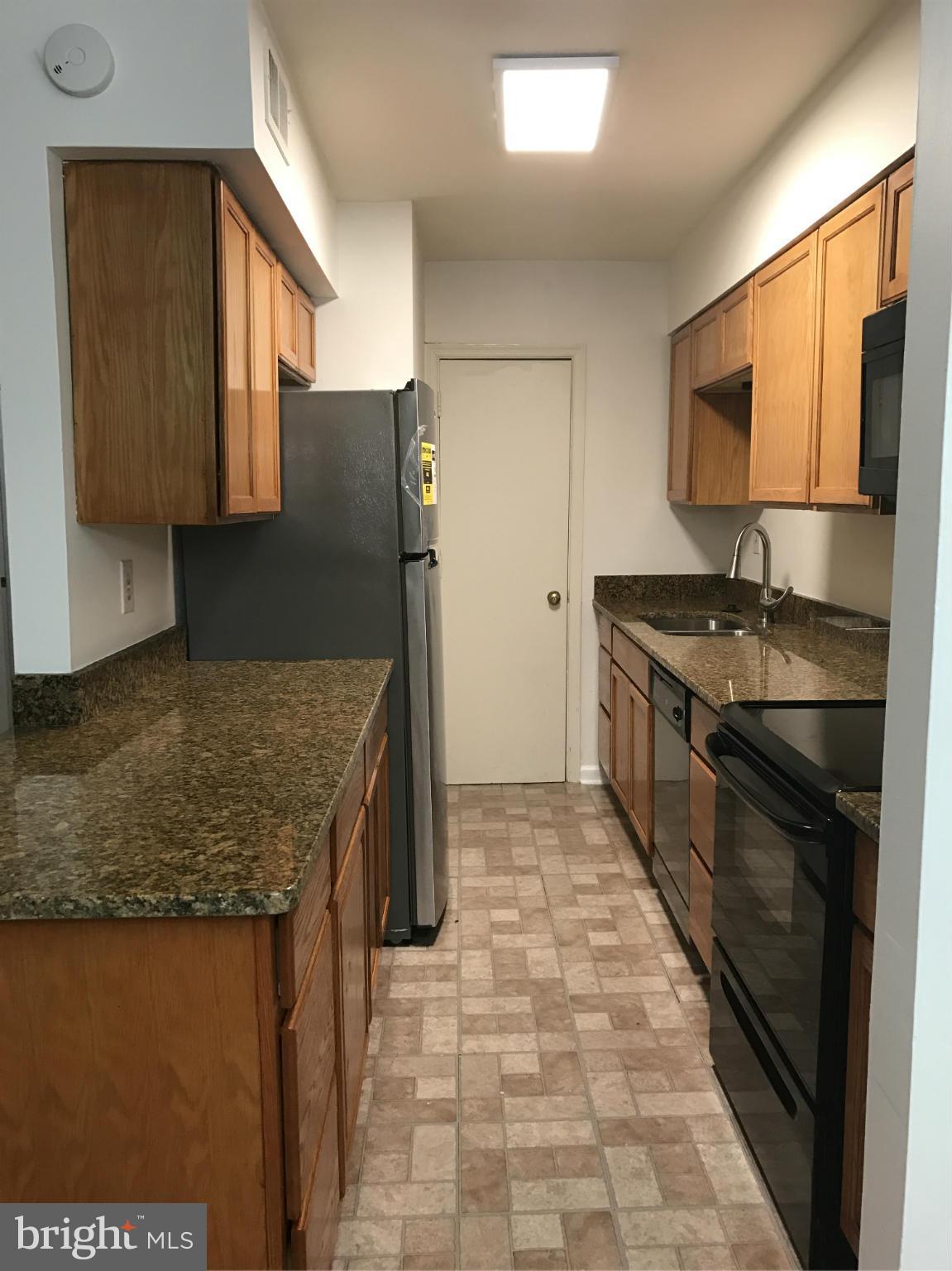 5904 Kingsford Road, Unit 421 Springfield, VA 22152 - Photo 3 of 16 Kitchen