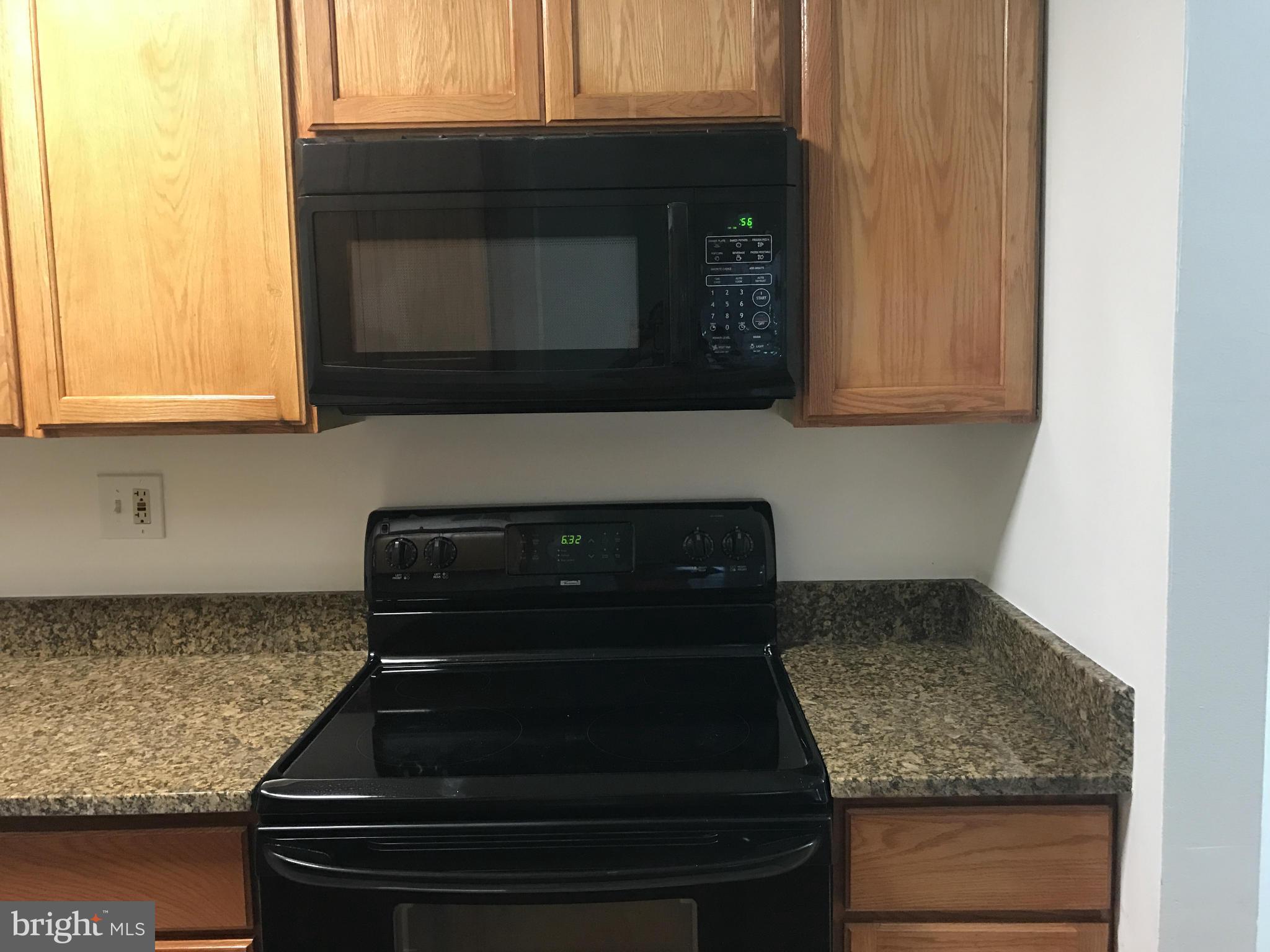 5904 Kingsford Road, Unit 421 Springfield, VA 22152 - Photo 4 of 16 Kitchen