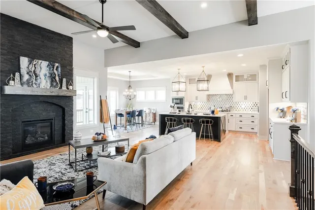 $699,850 | 3222 Southwest Enoch Street, Lee's Summit, MO 64082