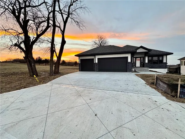 $699,850 | 3222 Southwest Enoch Street, Lee's Summit, MO 64082